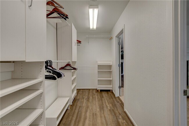Building Photo - 1721 Sweet Pea Ave