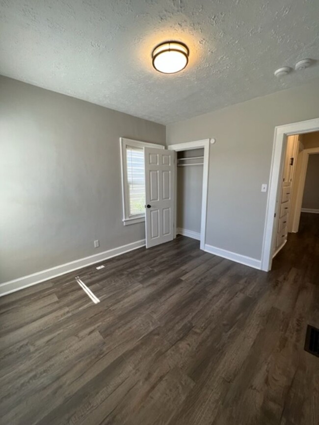 Building Photo - 2 Bedroom 1 Bathroom Home with Garage & Fe...