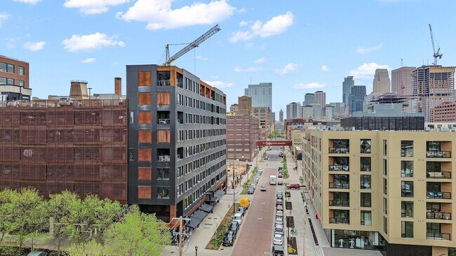 Building Photo - 728 N 3rd St
