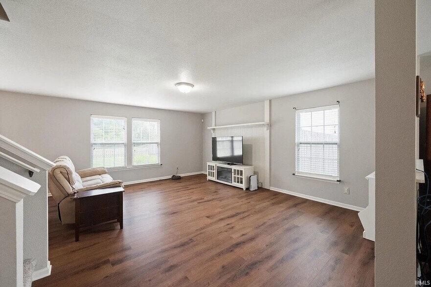 Building Photo - 4898 Little Pine Dr