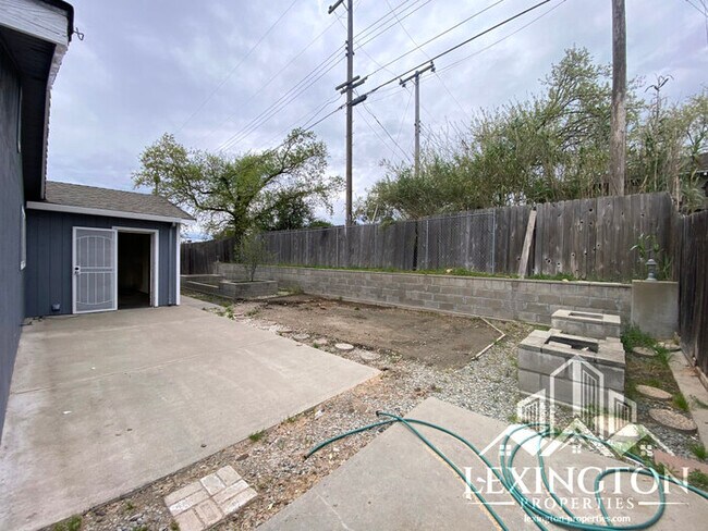 Building Photo - Beautifully Remodeled, Single-story, 3BD/2BA Home in Rio Linda near Babe Best Park!