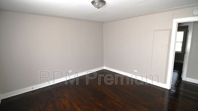 Building Photo - 2766 Seneca St
