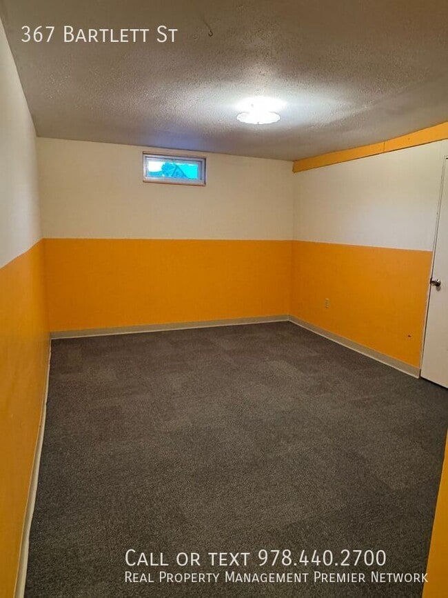 Building Photo - 367 Bartlett St