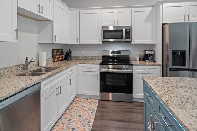 Building Photo - Stunning 3 Bedroom Townhome in Towne Park, Pooler GA