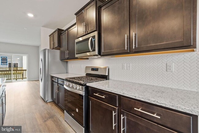 Building Photo - 5225 Manor Park Dr