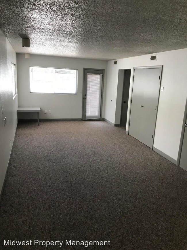 Building Photo - 1903-1905 Massachusetts St