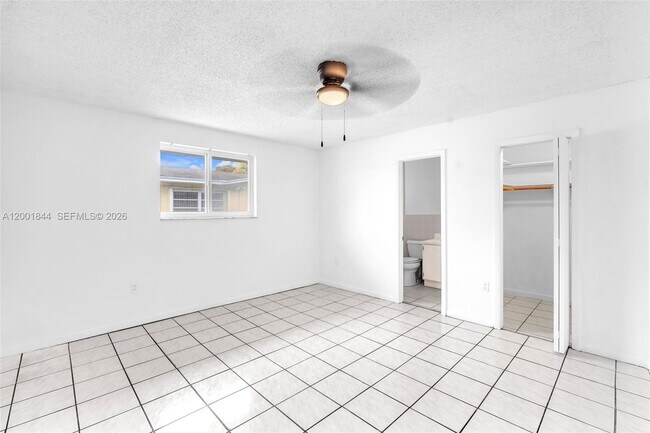 Building Photo - 535 NW 44th Ave