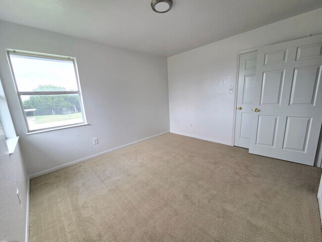 Building Photo - NEW IN MANAGEMENT - AVAILABLE NOW!