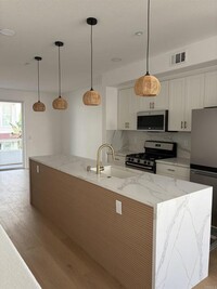 Building Photo - 815 Harbor Cliff Way