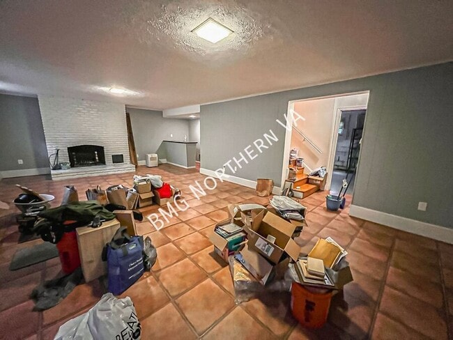 Building Photo - 1325 Lynnbrook Dr