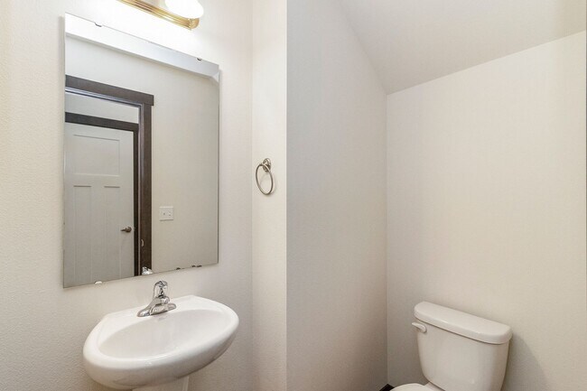 Building Photo - New Braidwood Village Home for Rent!