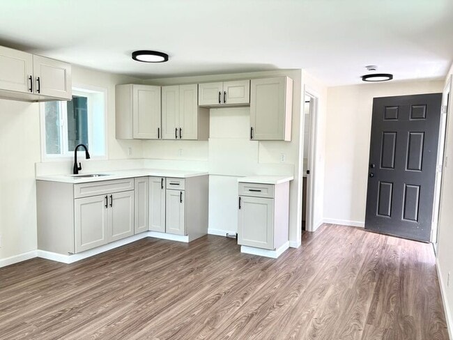 Building Photo - 1413 Ala Iolani St