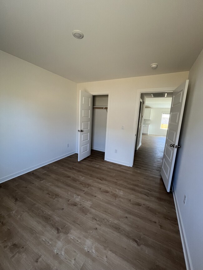 Building Photo - 573 Arizona St