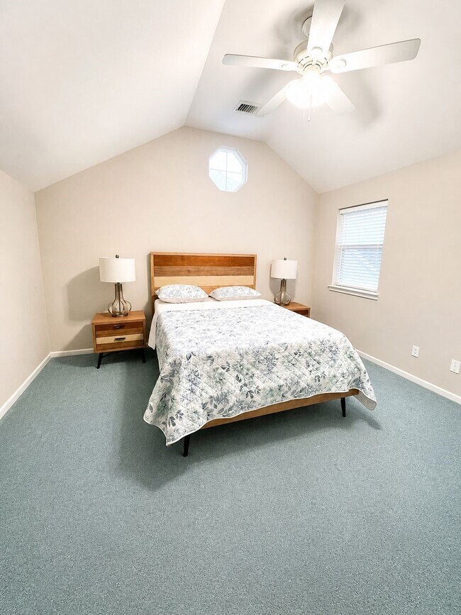 Building Photo - 27 E Shale Creek Cir
