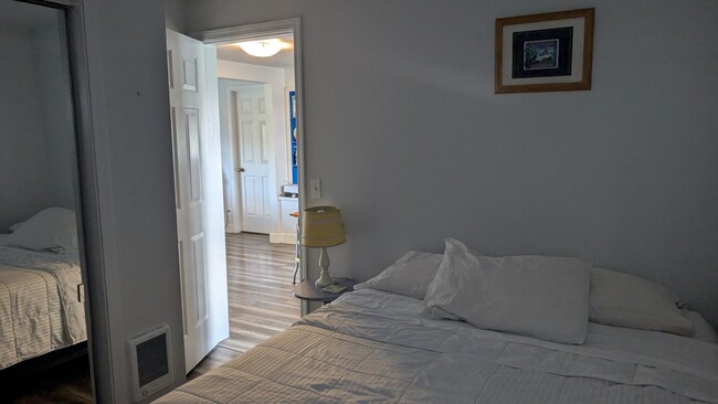 Building Photo - Our Western-Coastal Shabby Chic house Avai...