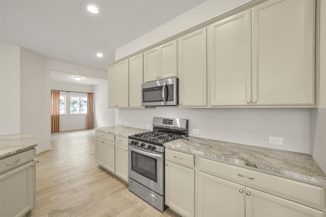 Building Photo - 139 Trillium Pk Lp