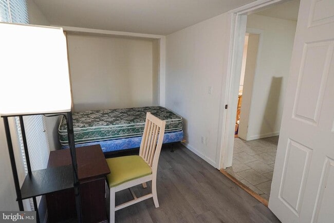 Building Photo - 231 Newton St