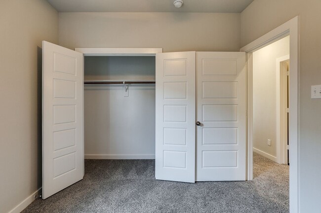 Building Photo - 657 Blackland dr