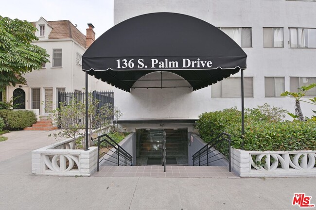 Building Photo - 136 S Palm Dr