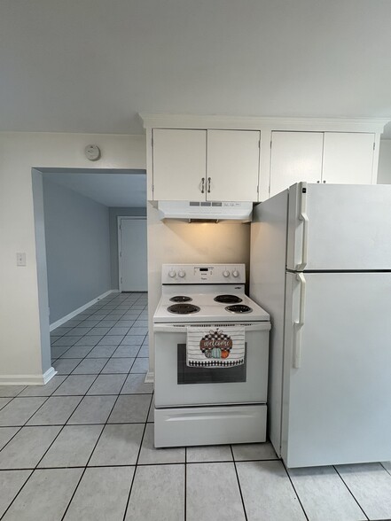 Building Photo - 2554 Ernest St