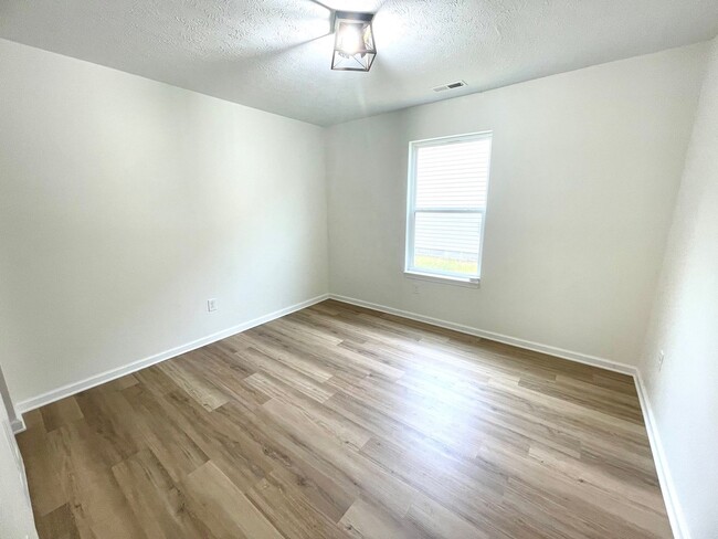 Building Photo - Newer Construction Home!