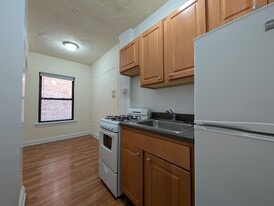 Building Photo - 5425 N Kenmore Ave