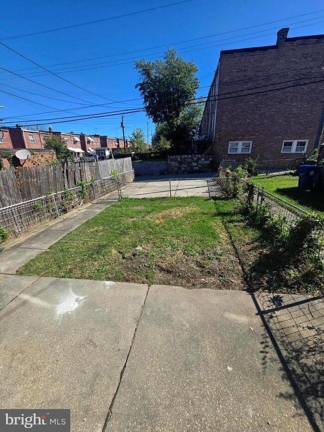 Building Photo - 3 Bedroom 2 Bathroom Townhome