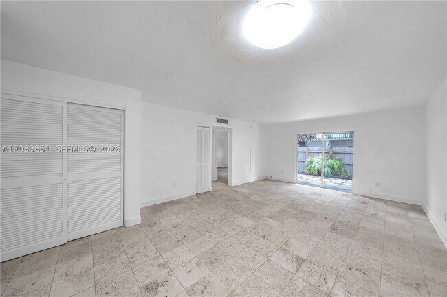 Building Photo - 8650 SW 67th Ave
