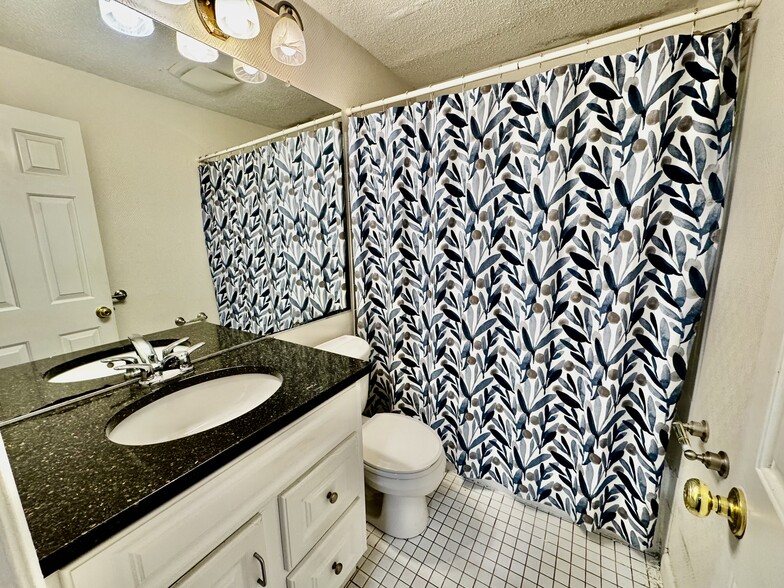 Full Bath - 145 Essex Ave