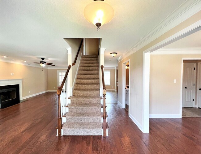 Building Photo - SPACIOUS 2 STORY HOME WITH 3 BEDROOM, 2.5 BATHROOM IN KARNS!!