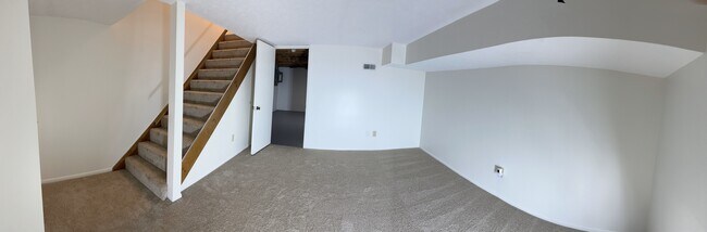 Building Photo - 1932 Slaton Ct