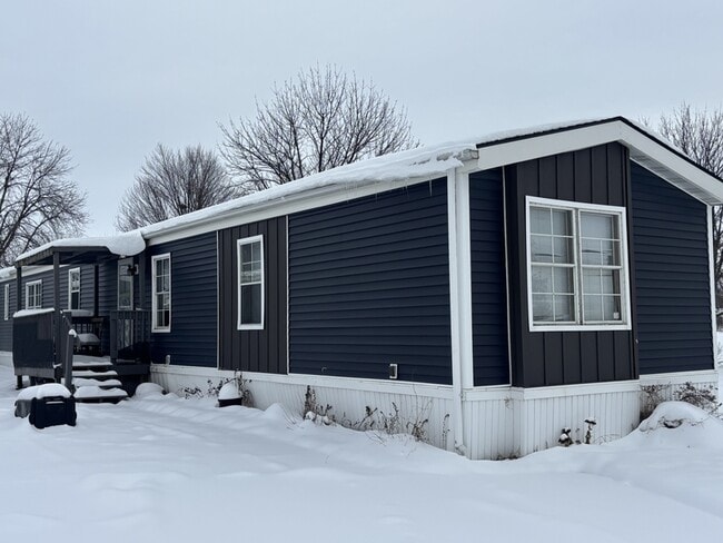 Primary Photo - 1735 Blackhawk Dr