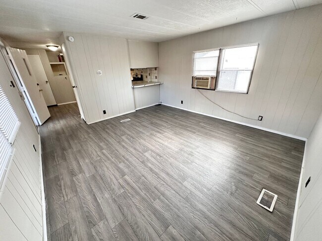 Building Photo - 6728 San Luis Obispo Ave NE