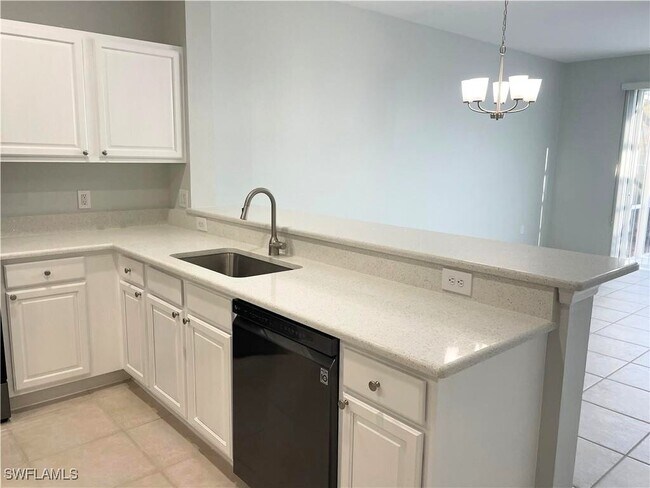 Building Photo - 839 Hampton Cir