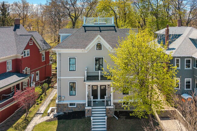 Building Photo - 57 Grampian Way