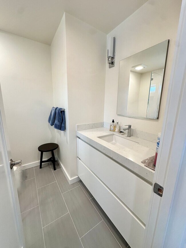 Building Photo - Lovely 3bd/2bth Home in The Sunset