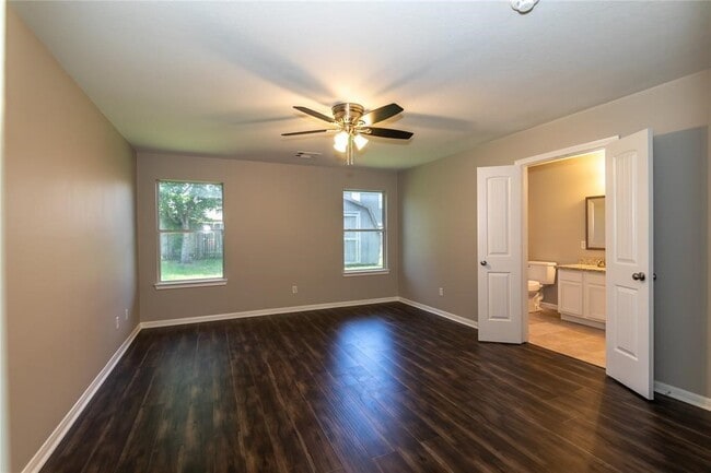Building Photo - 8315 Sycamore Ln