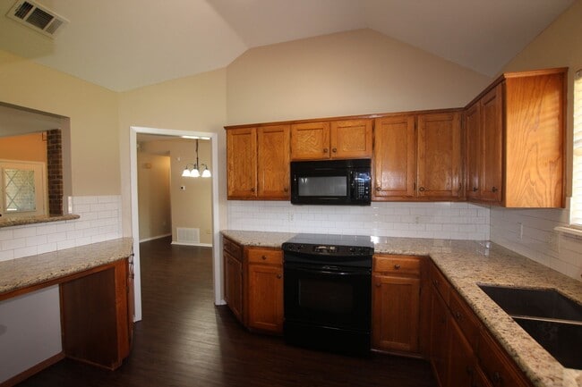 Building Photo - 1013 Blue Quail Dr