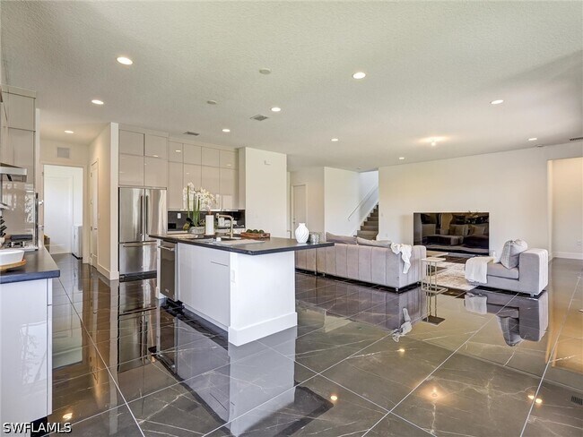 Building Photo - 5126 Panella Ave