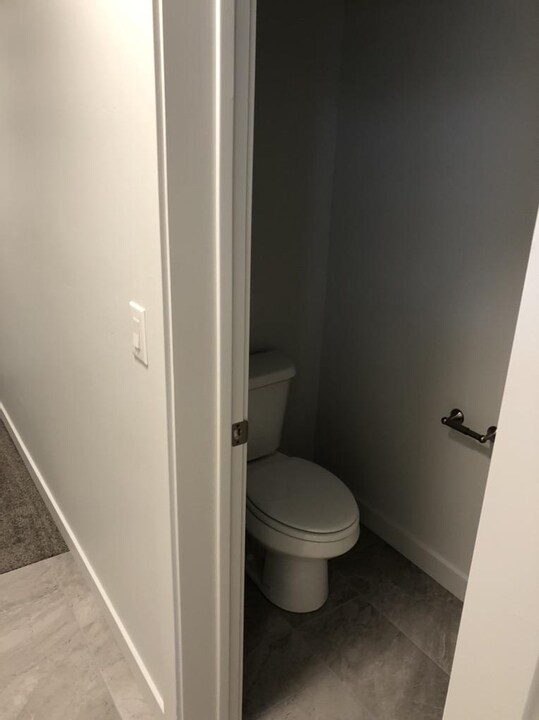 Master toilet - 441 W 3200 N