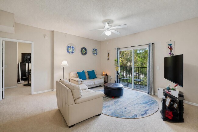Building Photo - 350 Crestwood Cir