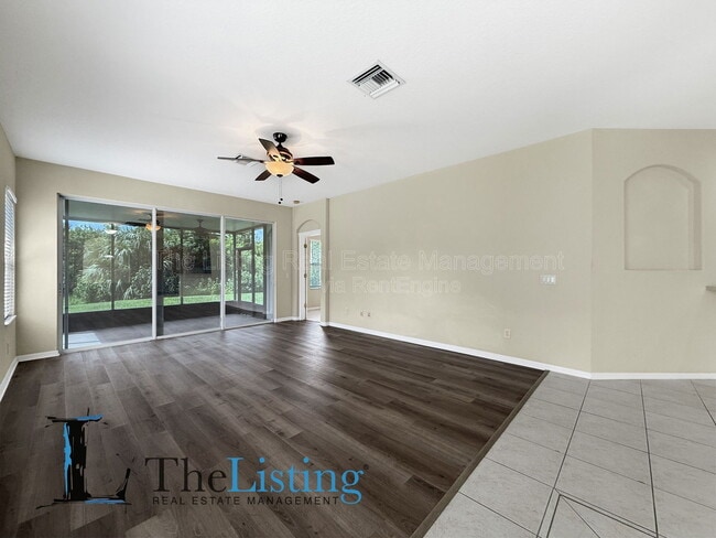 Building Photo - 7411 Surrey Wood Ln