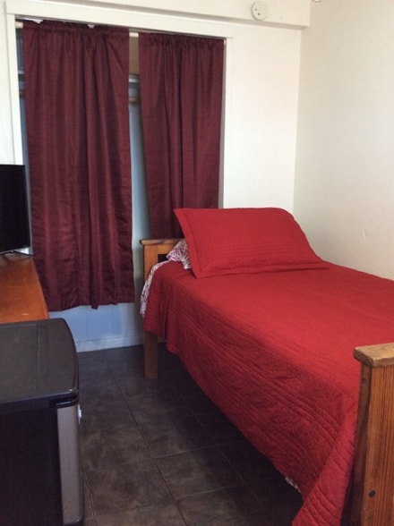 Building Photo - 1125A 2nd Ave