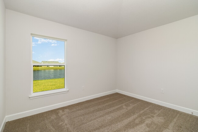 Building Photo - 1844 Middlebury Dr SE