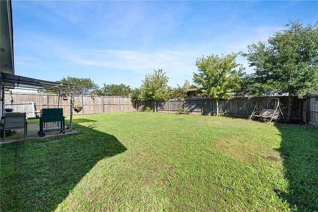 Building Photo - 207 Mollie Dr