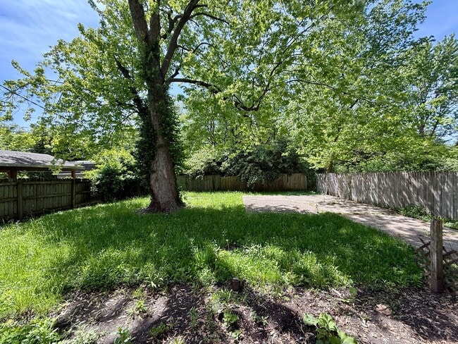 Building Photo - 3 Bed 1 Bath Home - Vouchers Accepted