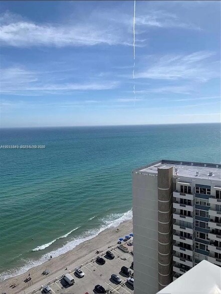 Building Photo - 3140 S Ocean Dr