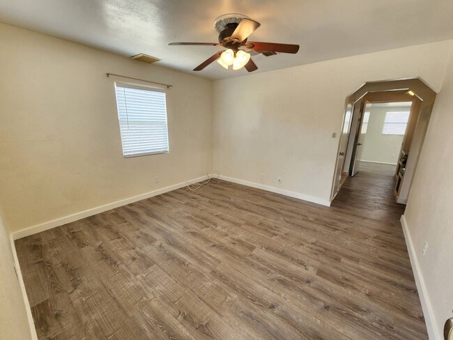 Building Photo - 6602 Rose Ellen Ave