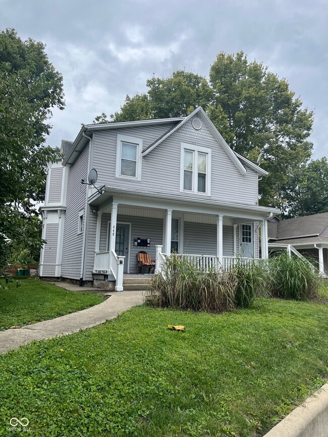Primary Photo - 648 N Main St