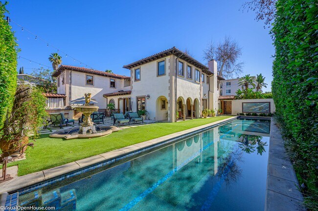 Building Photo - 11159 La Maida St